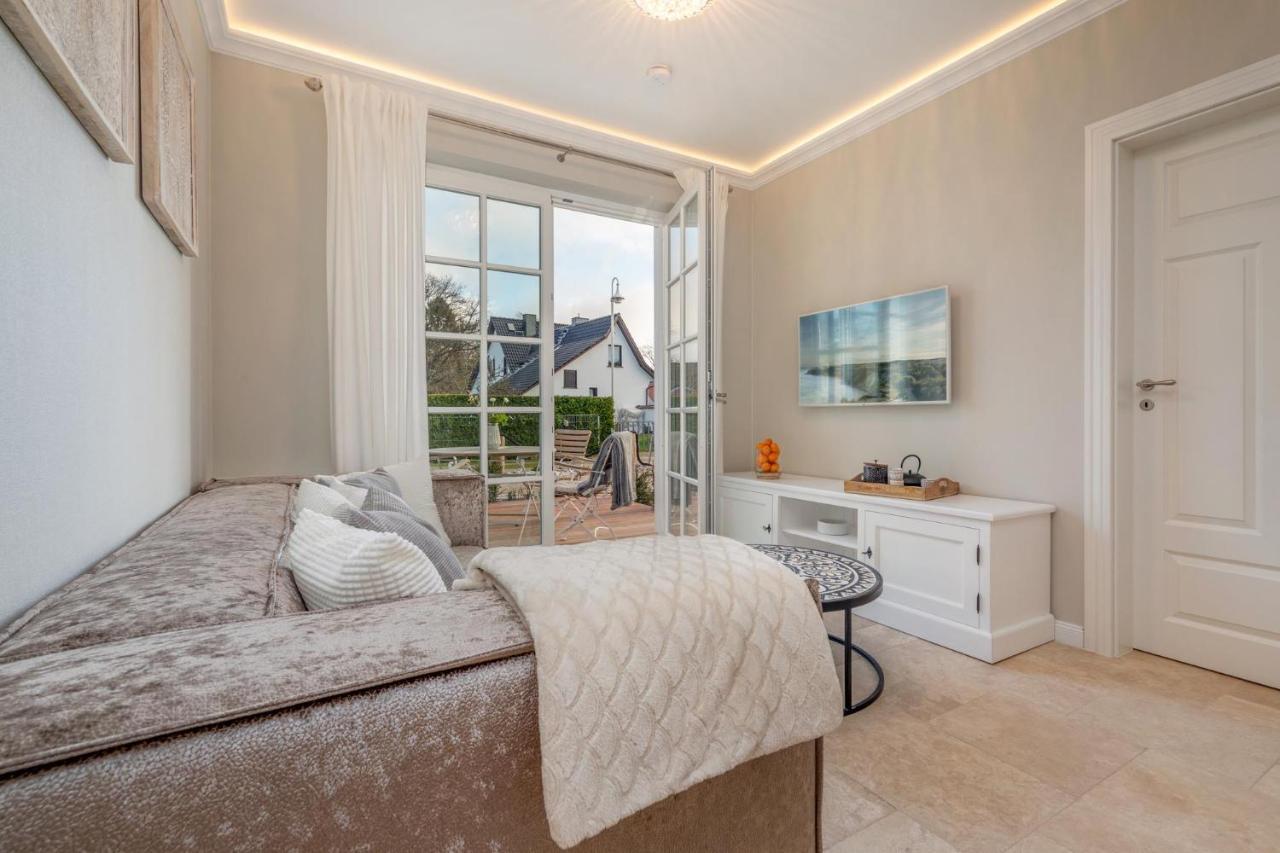 Traumhaus Unter Reet Apartment Цингст Екстериор снимка
