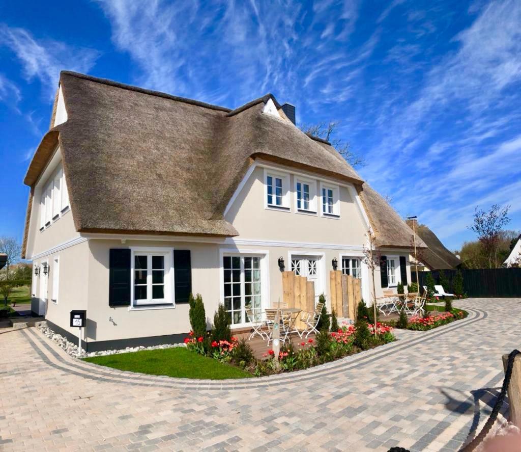 Traumhaus Unter Reet Apartment Цингст Екстериор снимка
